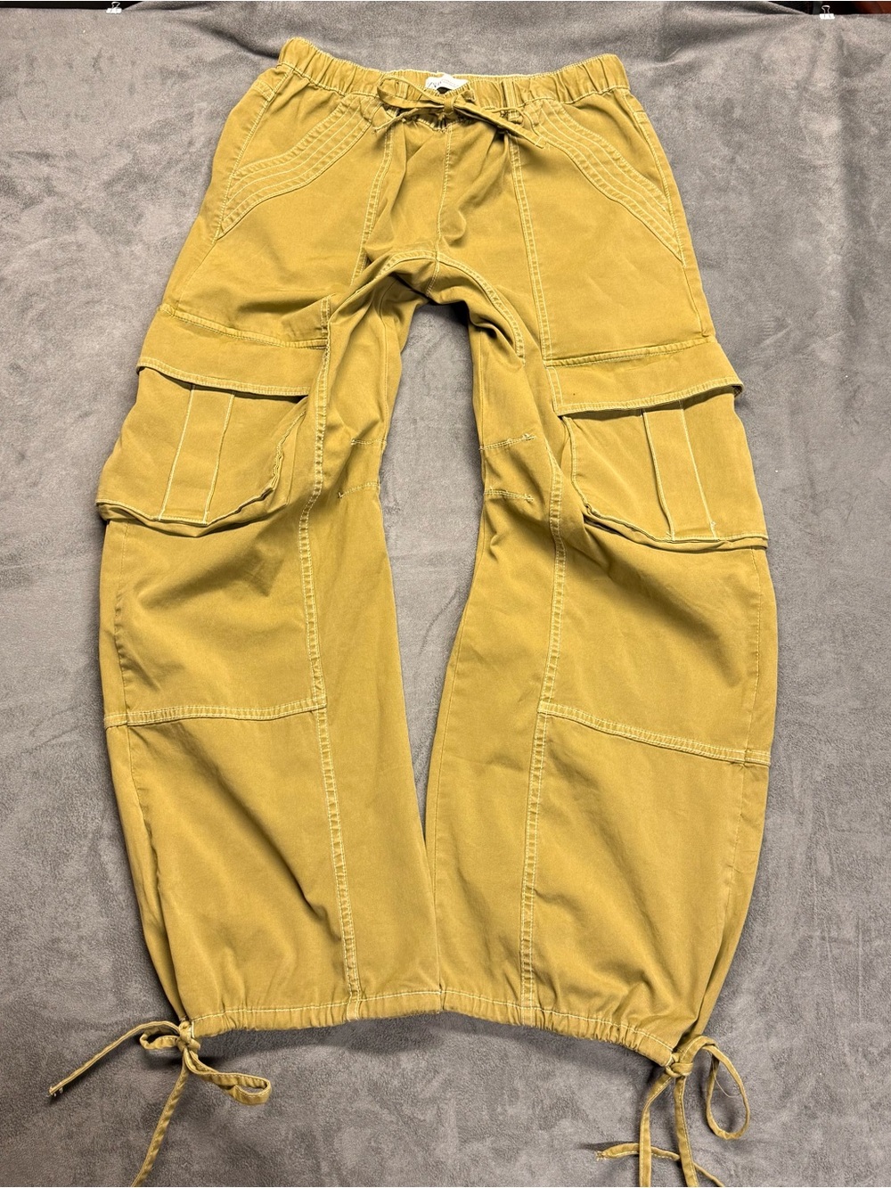 Zara Women’s Barrel Leg Cargos with White stitching